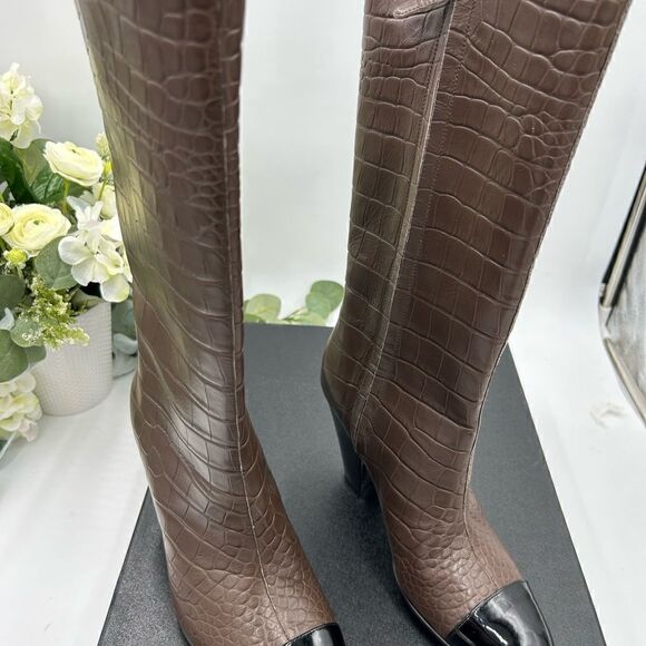 Women’s Chanel icon plain toe block, heel boot size 38.5 made in Italy. - Picture 3 of 11